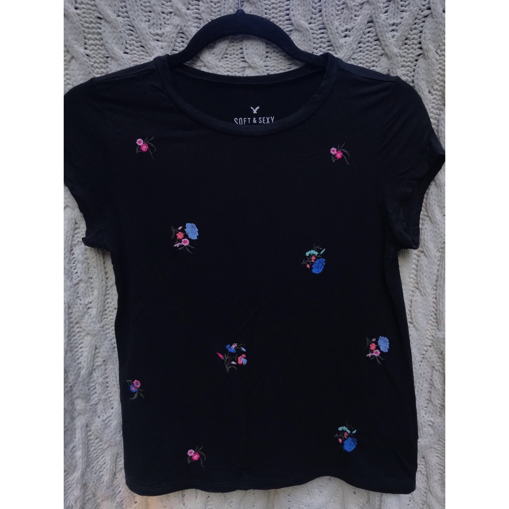 American Eagle Outfitters t-shirt with embroidery